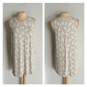 ❤️$10 Torrid pineapple tank